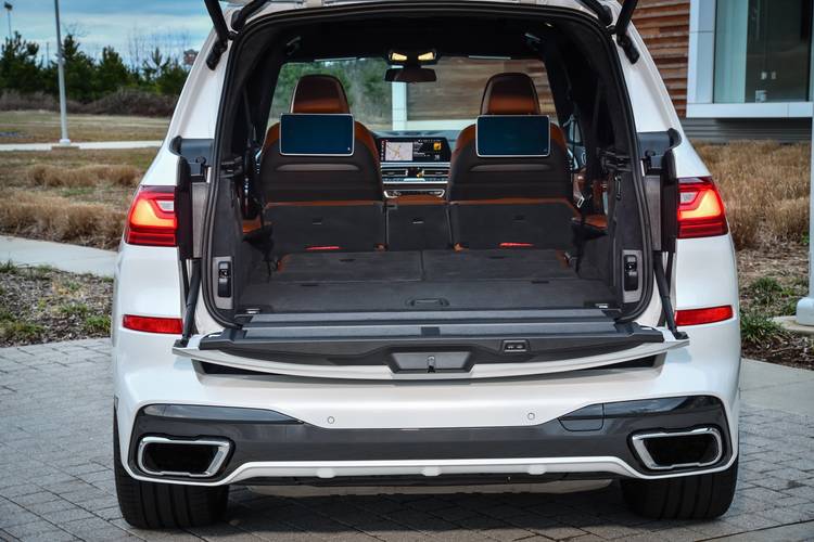 BMW X7 G07 2018 bagageruimte tot aan voorstoelen