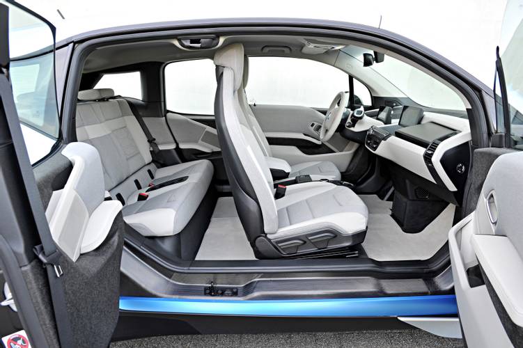 BMW i3 2013 vorn sitzt