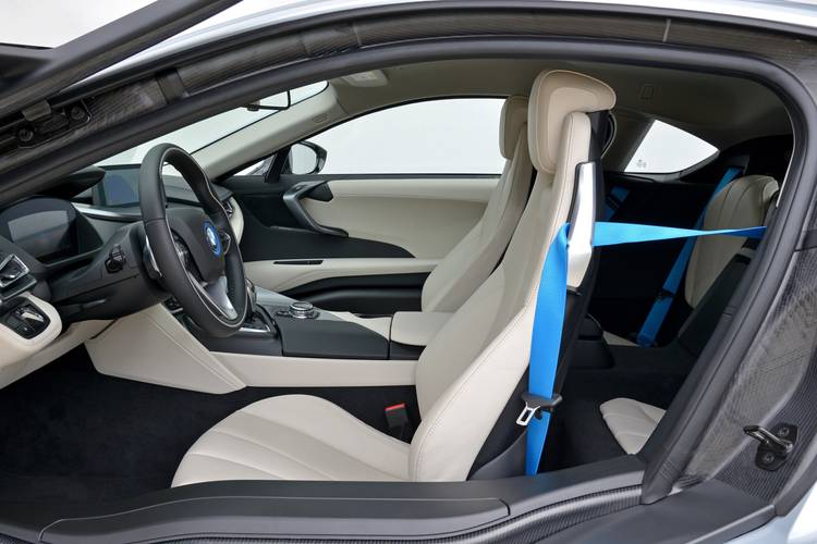 BMW i8 2014 asientos delanteros