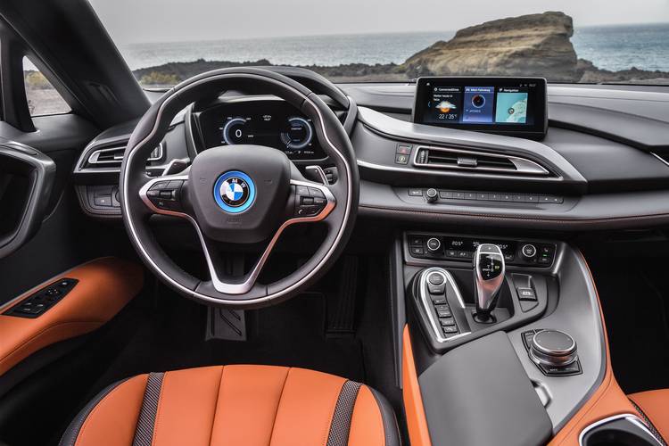 BMW i8 roadster 2018 wnętrze