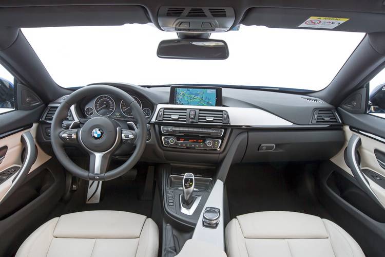 Interno di una BMW 4 F36 Gran Coupe 2014
