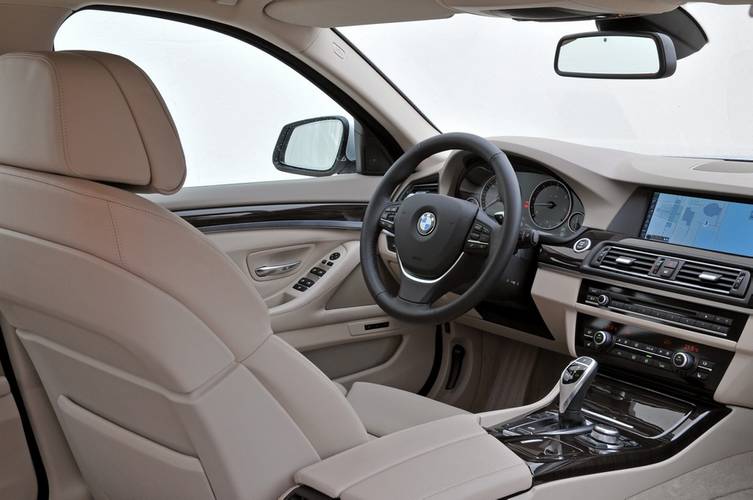 BMW 5 F10 2010 Innenraum