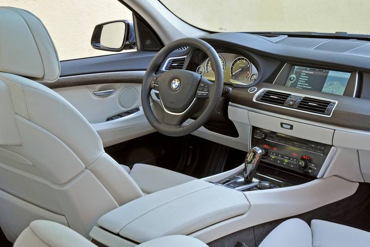 BMW 5 F07 Gran Turismo 2009 interieur