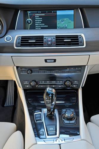 BMW 5 F07 Gran Turismo 2009 wnętrze