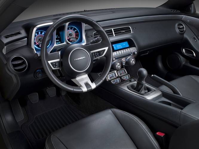 Chevrolet Camaro 2009-2013 interior