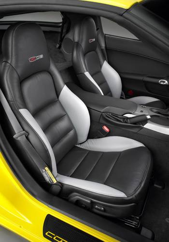 Chevrolet Corvette C6 přední sedadla