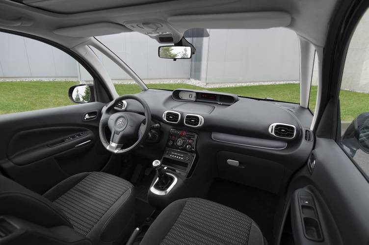 Interno di una Citroen C3 Picasso 2009