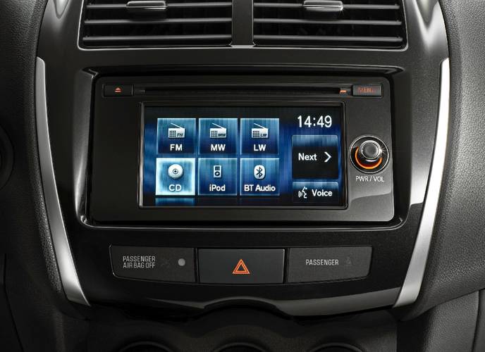 Interno di una Citroen C4 Aircross 2012