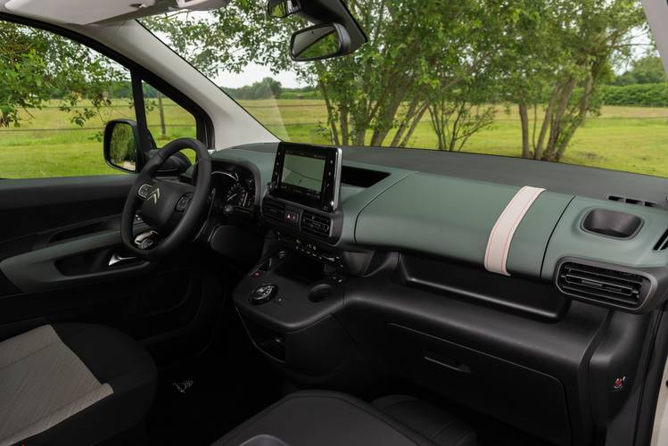 Citroen Berlingo K9 2018 interior