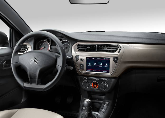 Interno di una Citroen C-Elysee facelift 2017