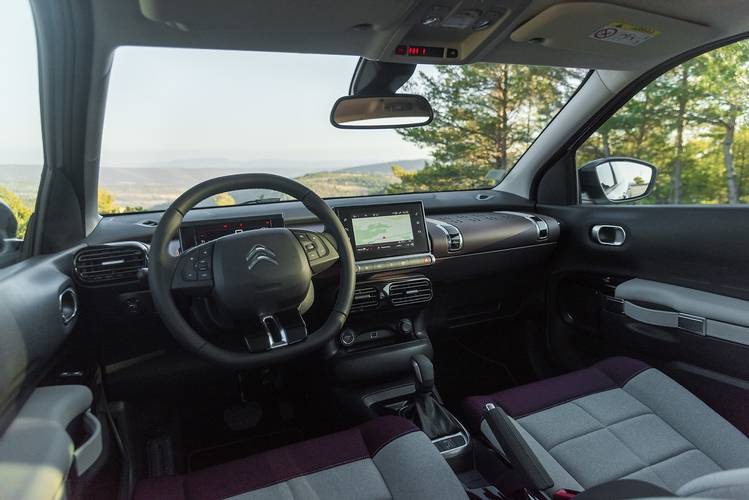 Interno di una Citroen C4 Cactus facelift 2018