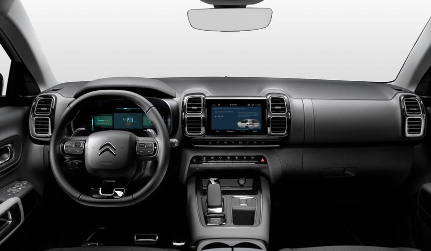 Interno di una citroen c5 aircross hybrid 2020