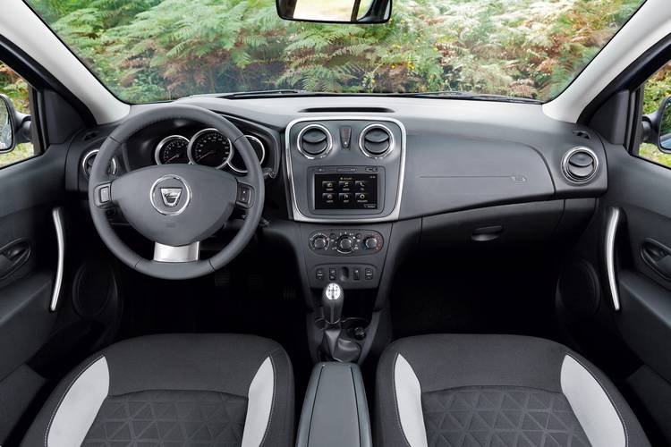 Interno di una Sacia Sandero stepway B8 2012