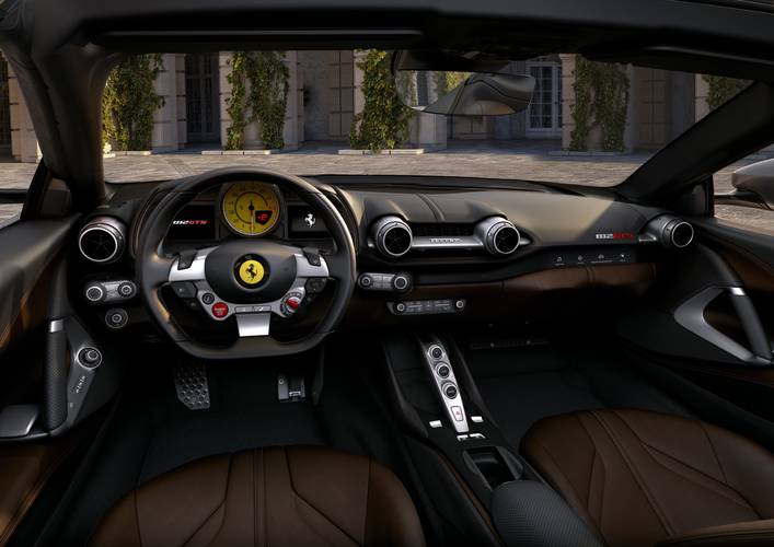 Interno di una Ferrari 812 GTS 2020