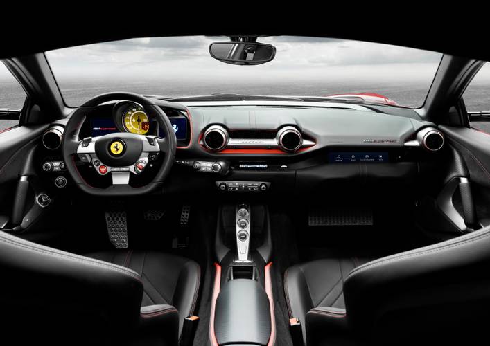 Interno di una Ferrari 812 Superfast F152M 2017