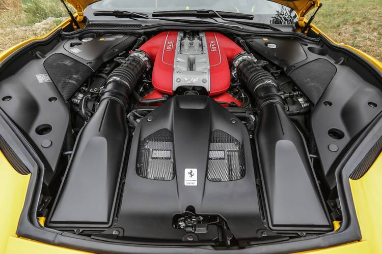 Ferrari 812 Superfast F152M 2017 silnik