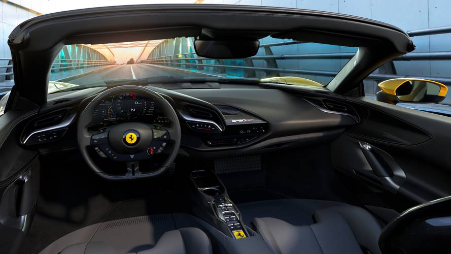 Ferrari SF90 Spider 2020 interiér