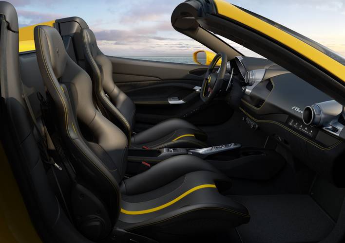 Ferrari F8 Spider 2020 assentos dianteiros