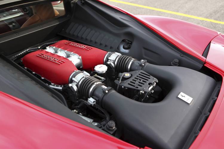 Ferrari 458 Italia silnik