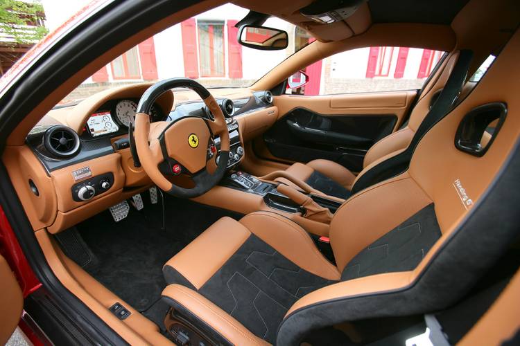 Ferrari 599 GTB Fiorano front seats