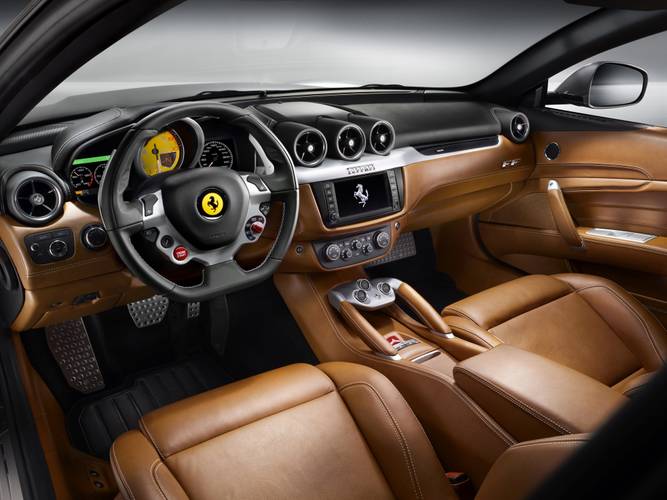 Interno di una Ferrari FF 2011