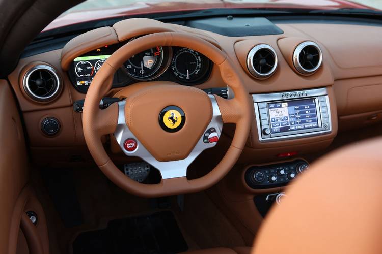 Interno di una Ferrari California