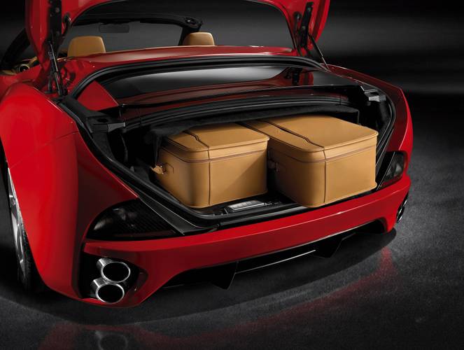 Ferrari California bagageira