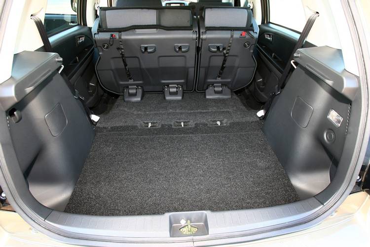 Fiat Sedici 2006 rear folding seats