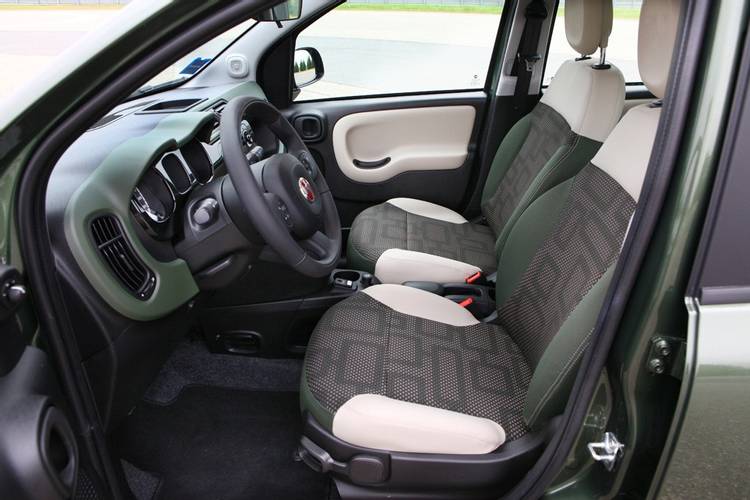 Fiat Panda 319 2014 vorn sitzt