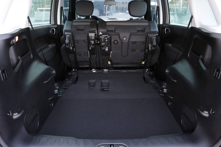 Fiat 500L Living 330 2014 rear folding seats