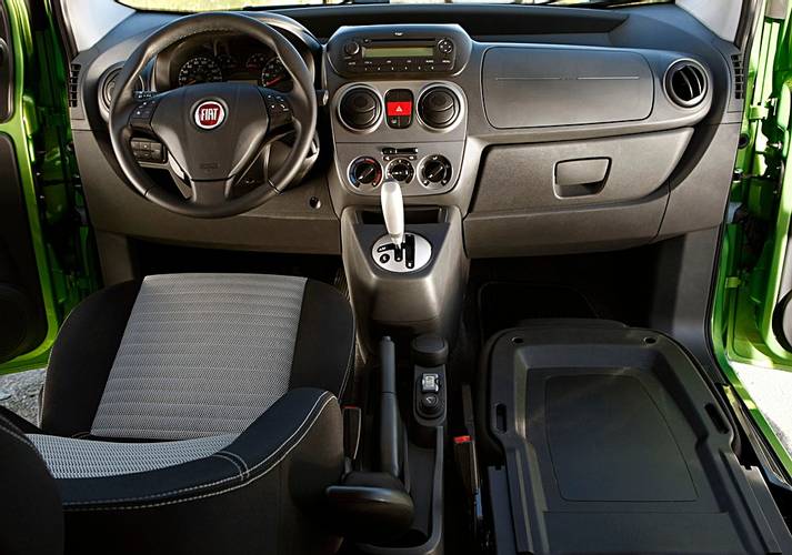 Interno di una Fiat Qubo 225 2010