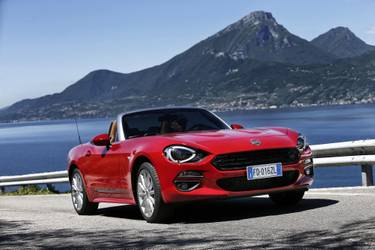 124 Spider 348 2015