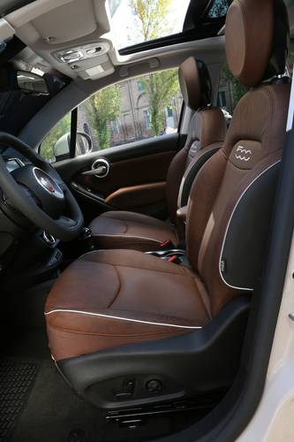 Fiat 500X 334 2014 front seats