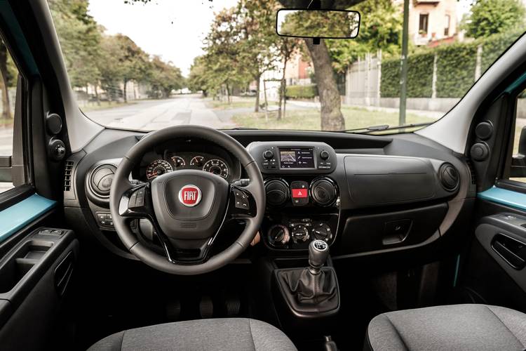 Fiat Qubo 225 facelift 2016 wnętrze