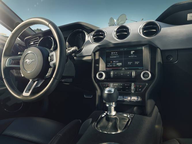 Ford Mustang S550 2014 interior