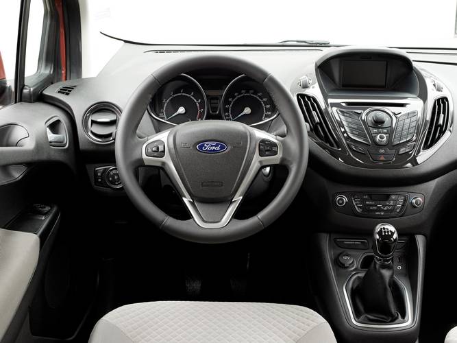 Ford Tourneo Courier 2014 interiér