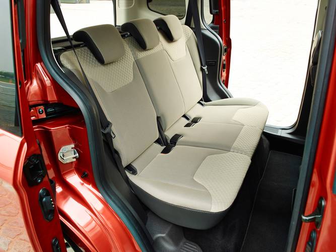 Ford Tourneo Courier 2014 rear seats