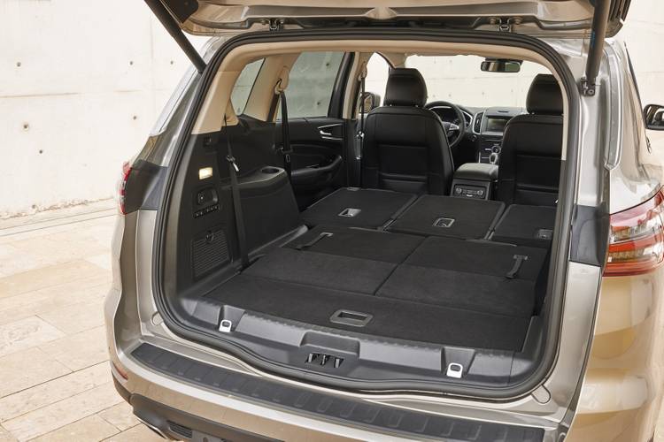 Ford S-Max 2015 plegados los asientos traseros