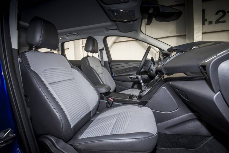Ford Kuga C520 facelift 2016 asientos delanteros