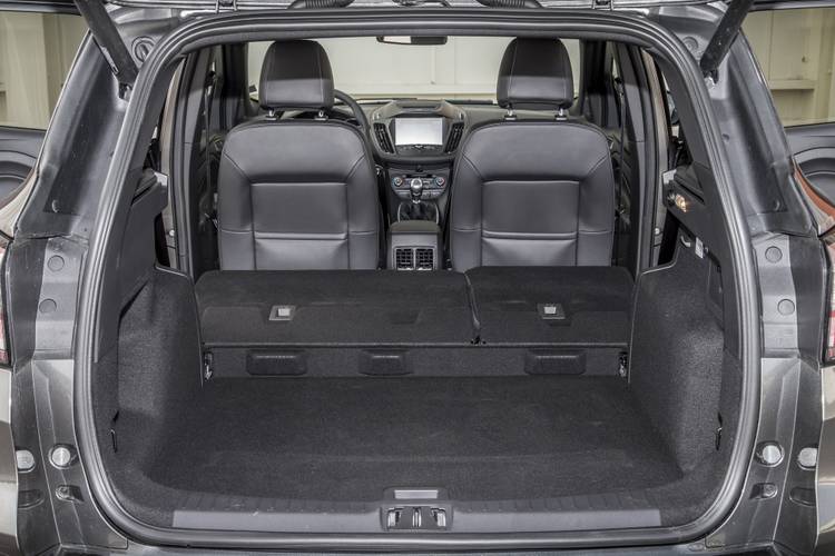 Ford Kuga C520 facelift 2016 bagageruimte tot aan voorstoelen