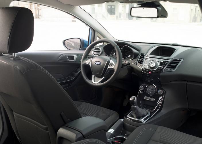 Interno di una Ford Fiesta facelift 2012