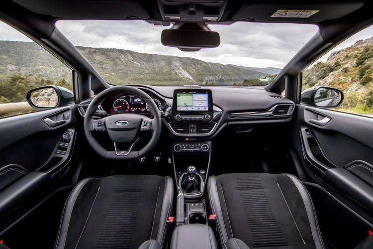 Interno di una Ford Fiesta ST 2018