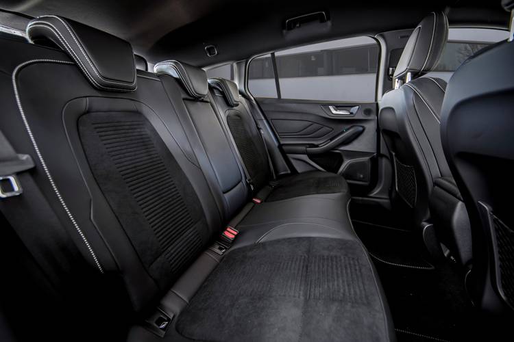 Ford Focus ST C519 2019  assentos traseiros