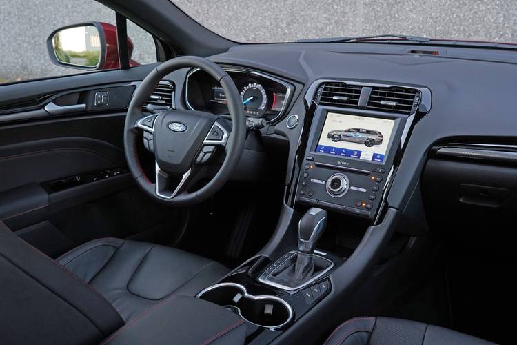 Interno di una Foed Mondeo CD391 facelift 2019