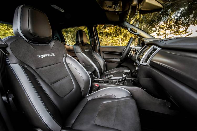 Sièges avant de la Ford Ranger Raptor T6 facelift 2020