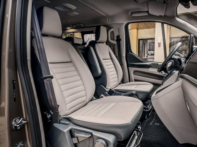Ford Tourneo Custom facelift 2018 voorstoelen