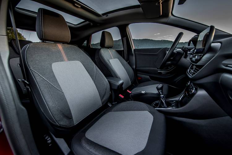 Ford Puma 2020 přední sedadla