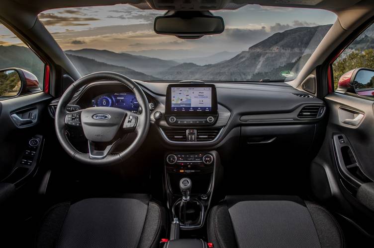 Interno di una Ford Puma 2020