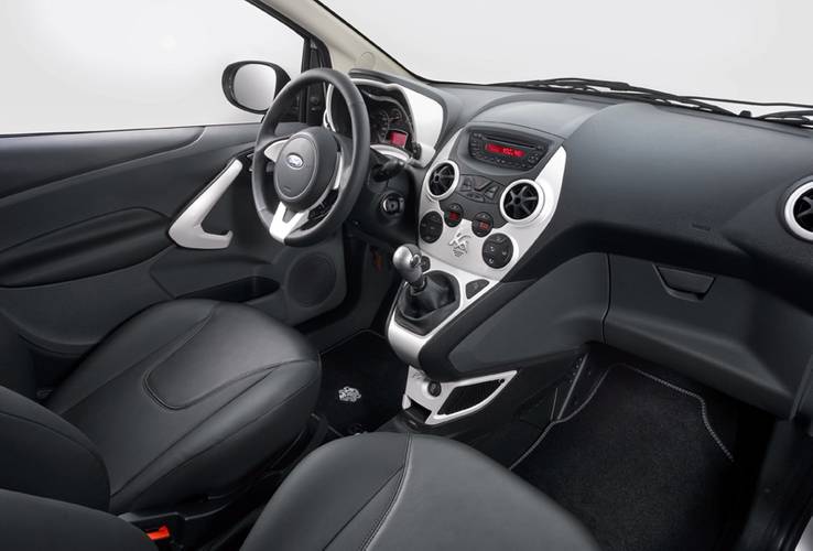 Interno di una Ford Ka 2008