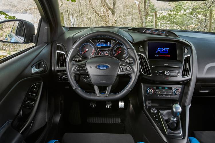 Interno di una Ford Focus RS C346 2015